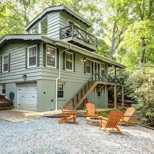 Mountain Home near Blue Ridge Parkway, Central Location!，位于布洛英罗克山的酒店