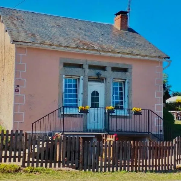 Petite maison，位于Planchez的酒店