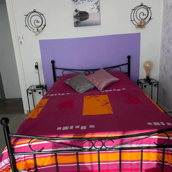chambres hôtes les grenouilles，位于Saint-Paul-de-Varax的酒店