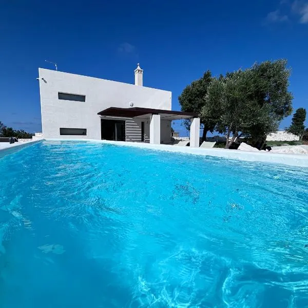 Aeneas Villa Pool & Jacuzzi al mare Torre Guaceto，位于斯培基奥拉的酒店