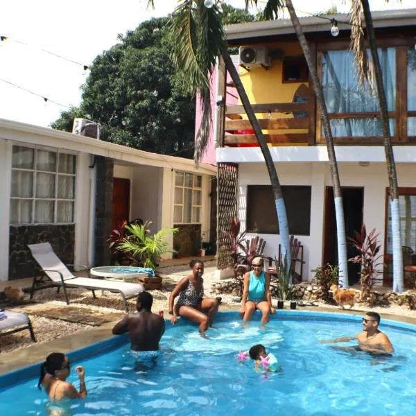 Coconut Beach House，位于普拉卡海尔的酒店
