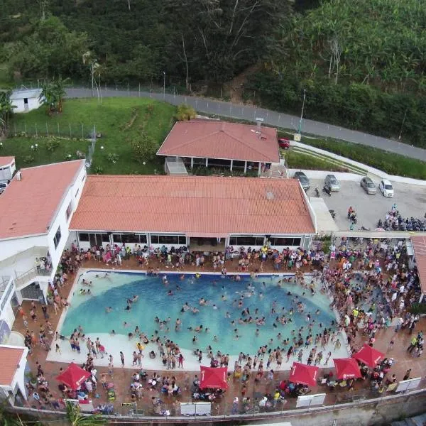 Sky Club Eco Hotel，位于Chorro Seco的酒店