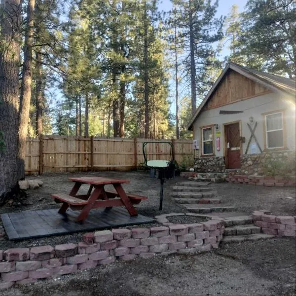 Big Bear Lake - Tulip Lane Cabin #26，位于大熊湖的酒店