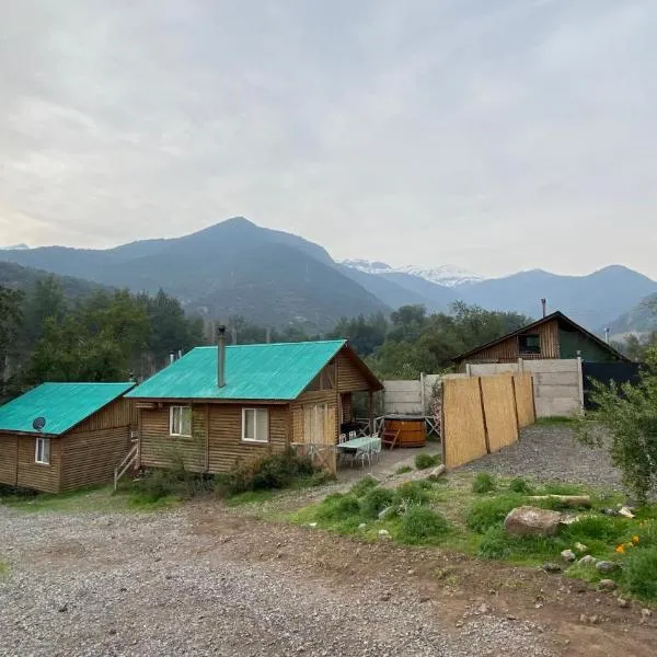 Cabañas con bajada al río，位于圣何塞德迈波的酒店