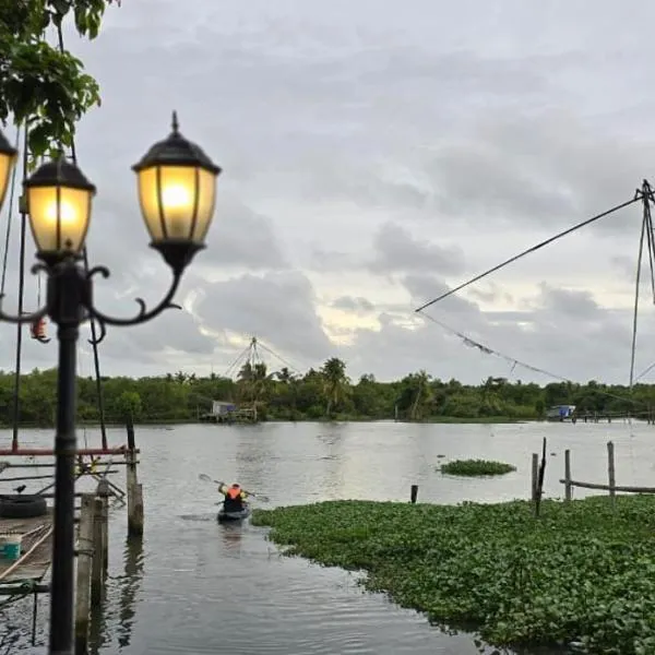 Antonio's River View，位于埃尔讷古勒姆的酒店