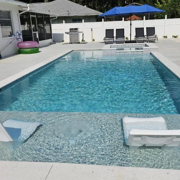 Luxury 3BD house, Siesta Key Beach，位于萨拉索塔的酒店