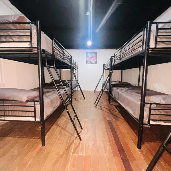 Patong Adventure Hostel，位于芭东海滩的酒店