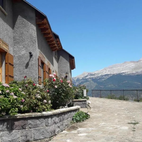 La Casa De Luis，位于卡斯铁略－德哈卡的酒店