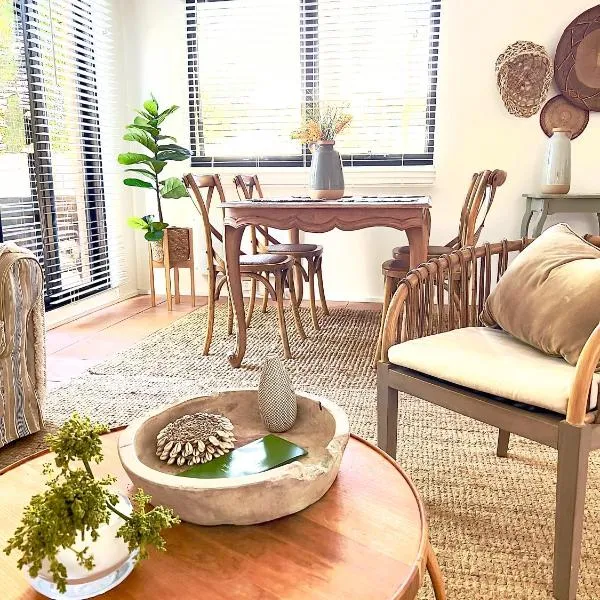 Coastal Drift - Iluka -Apartment 2 - No Pets Allowed，位于伊鲁卡的酒店