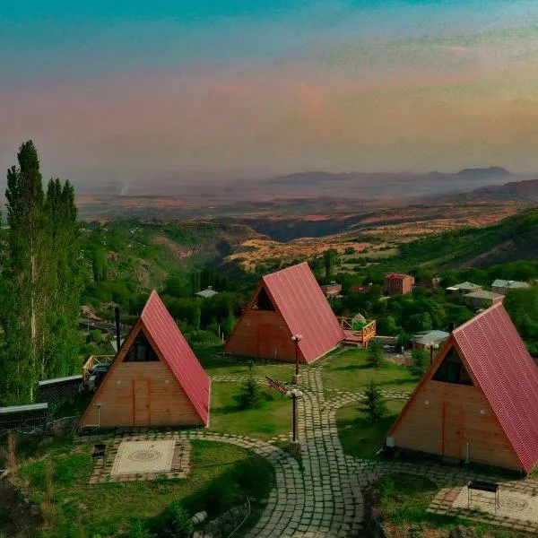 IN CLOUDS resort，位于Antarut的酒店