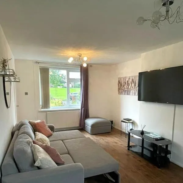 Home in Greater Manchester，位于米德尔顿的酒店
