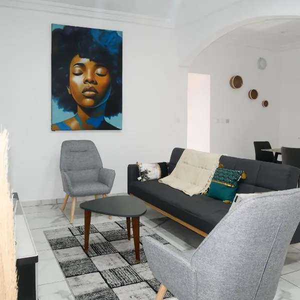 Modern and Cosy Apt in Abidjan，位于阿比让的酒店