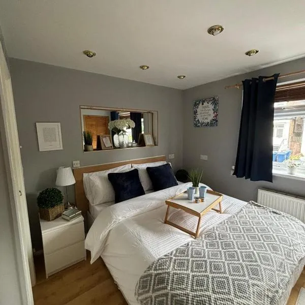 Amazing EN-SUITE Apartment in Finchley Central，位于巴尔内特的酒店