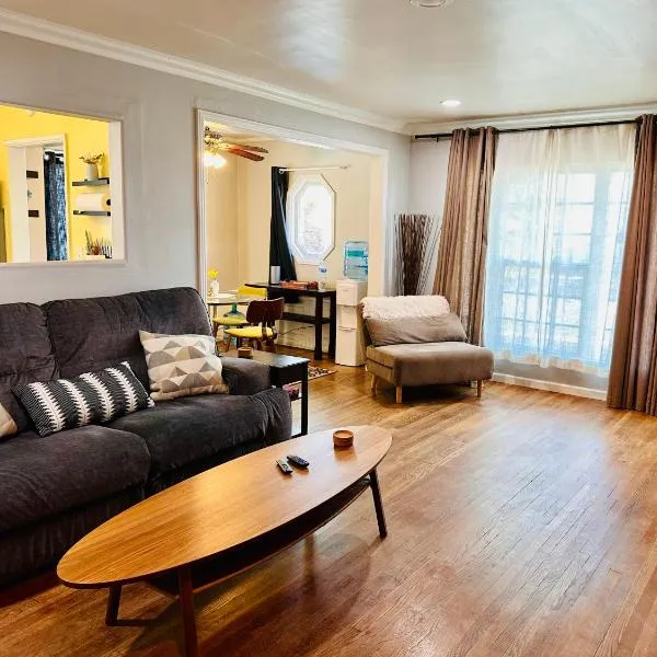 Los Angeles Home Located in Beautiful Pasadena，位于帕萨迪纳的酒店