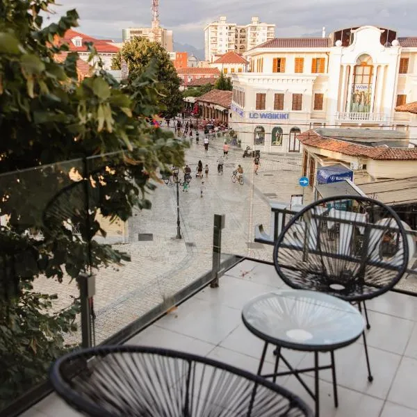 Downtown Hotel，位于斯库台的酒店