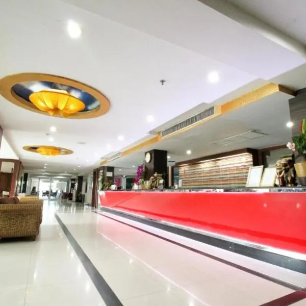 Convenient Grand Plus Hotel Suvarnabhumi，位于สมุทรปราการ的酒店