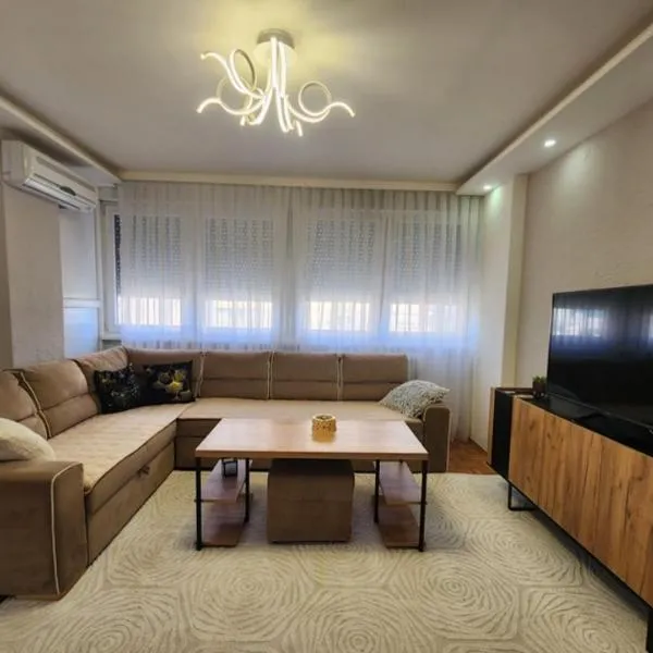 Apartman Iris，位于图兹拉的酒店