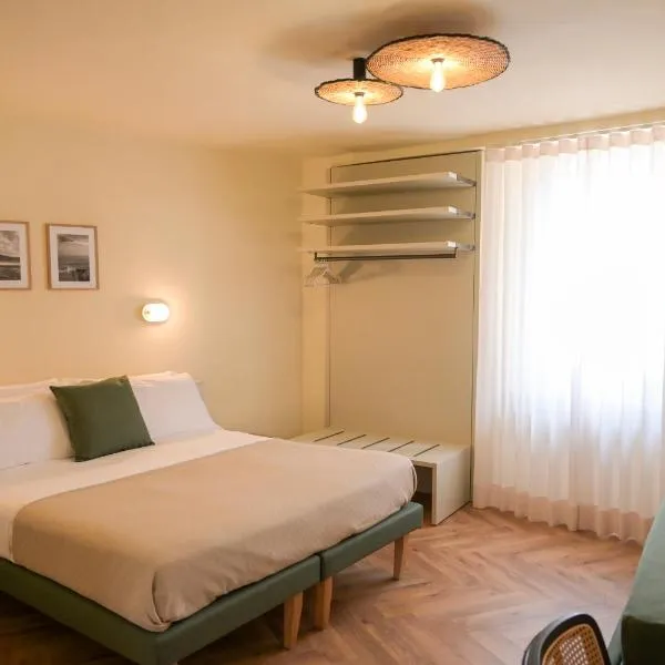 Casaretti Affittacamere - In centro a Foligno, con parcheggio e ampio bagno in camera，位于福利尼奥的酒店