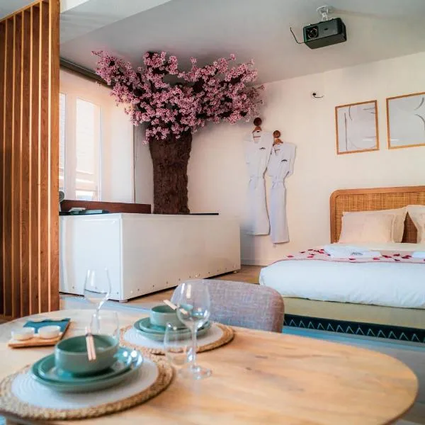 Nuit romantique, Suite avec jacuzzi et cinéma privé au design Japandi，位于盖布维莱尔的酒店