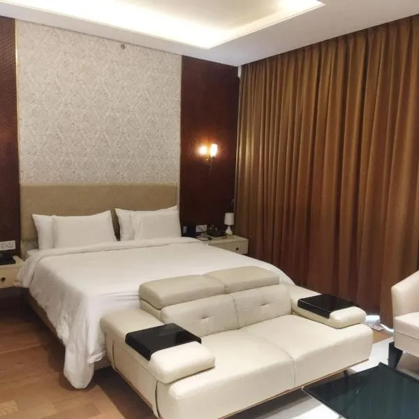Luxury Leela Residence Studio, near Bangalore airport, manyatta tech park attached to Leela Hotel，位于耶拉汉卡的酒店