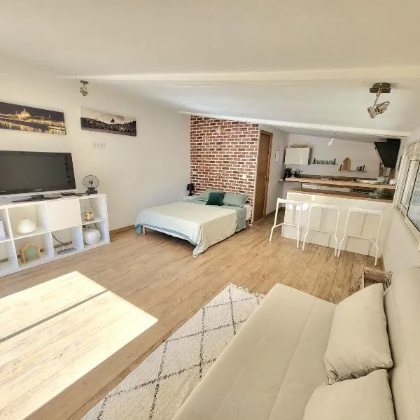 Maison Studio dans havre de paix à 10 minutes d'Avignon，位于罗什福尔-迪加尔的酒店
