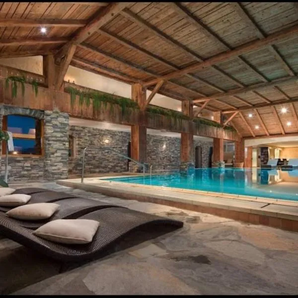 Appartement central avec Spa，位于克莱恩 蒙塔纳的酒店
