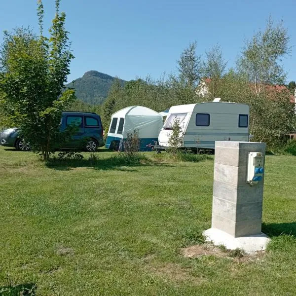 Stellplatz Božanov，位于Božanov的酒店