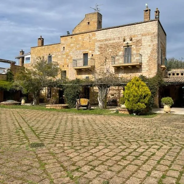 Masseria Sotto le Stelle Provenzani，位于卡萨拉柏特的酒店