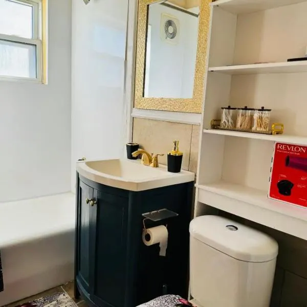 Beautiful 3 bed room apartment，位于布法罗的酒店