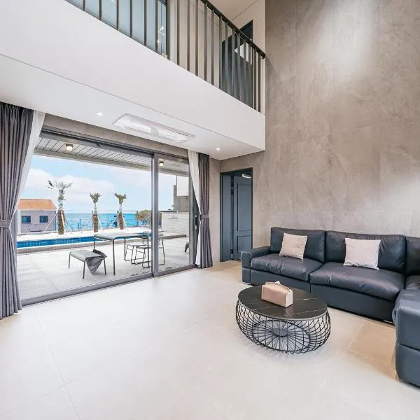 Ddosi Aewol Pool Villa，位于济州市的酒店