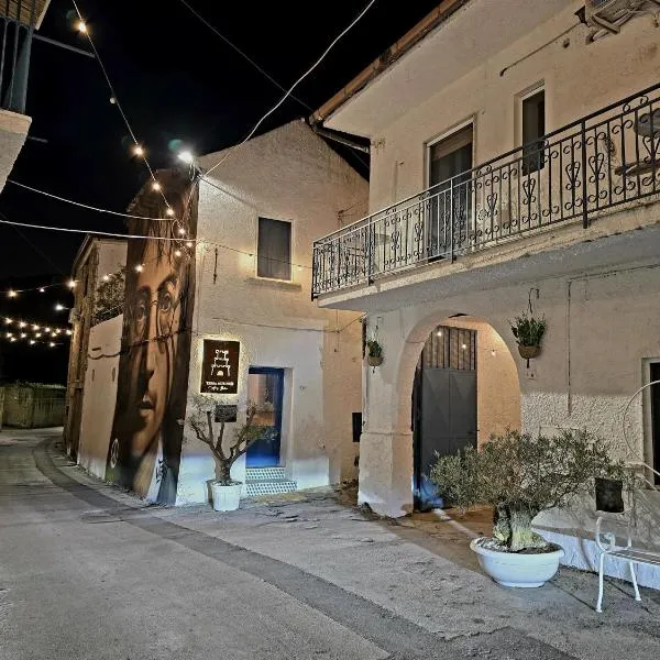 Terra Muronis Hotel Diffuso，位于Castel Morrone的酒店