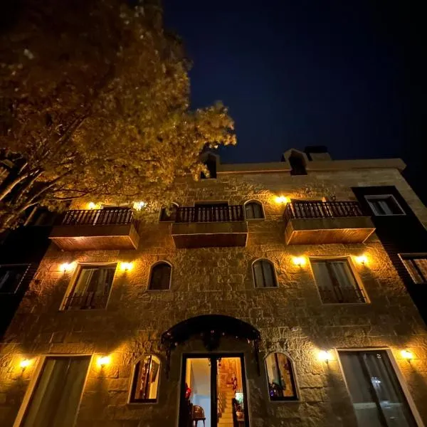 Rokwood faraya，位于Ash Sha‘rah的酒店