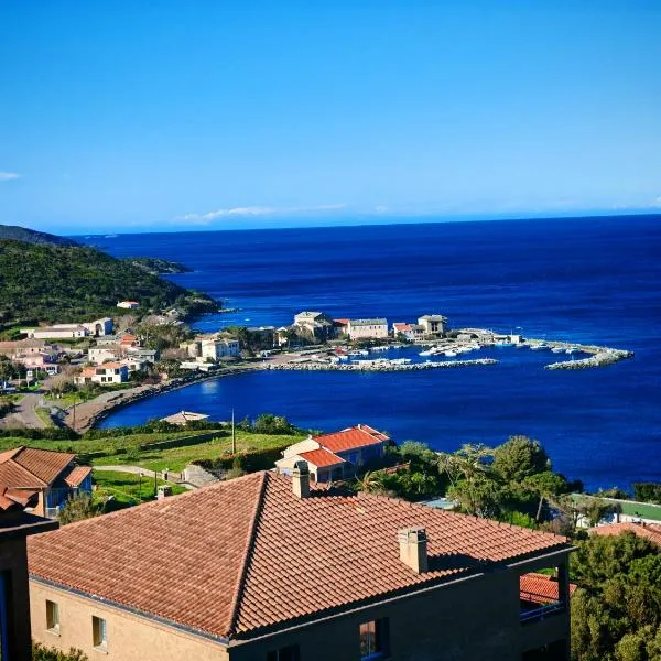 Cap Corse Santa Severa vue sur mer，位于Marine de Pietracorbara的酒店