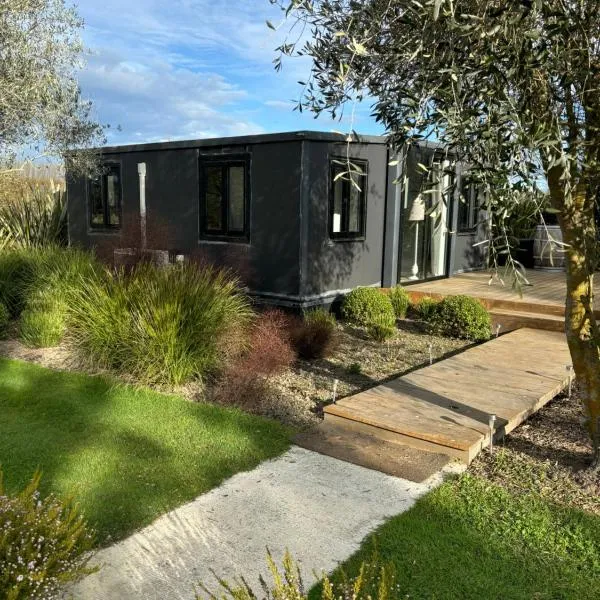 Adorable little container house，位于北哈夫洛克的酒店