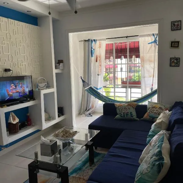 Precioso apartamento, residencial ideal familia a 10 minutos Embajada Americana，位于圣多明各的酒店