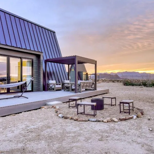 Stardust Big Bend Luxury A-Frame#7 with a fab view，位于特灵瓜的酒店