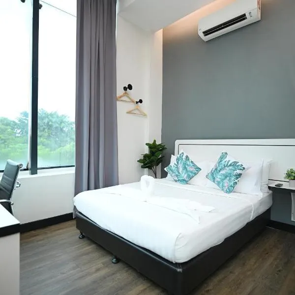 Swing & Pillows - Kota Kemuning Selangor，位于莎阿南的酒店