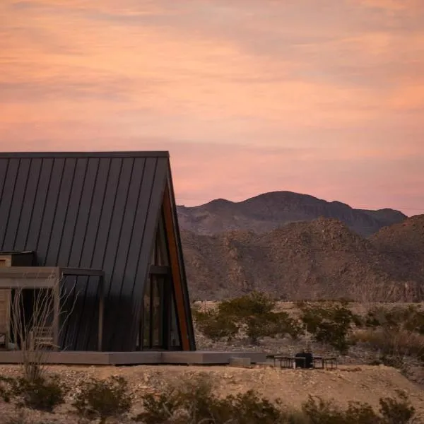 Stardust Big Bend Luxury A-Frame#10 with a fab view，位于特灵瓜的酒店