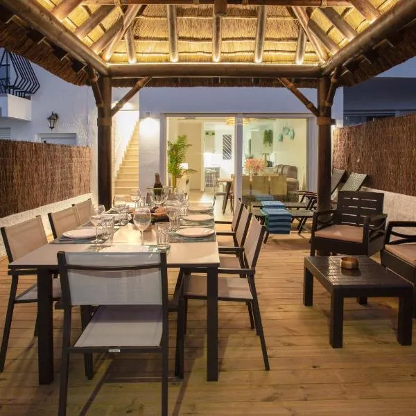 La Palapa Beach，位于Benalmadena Costa的酒店