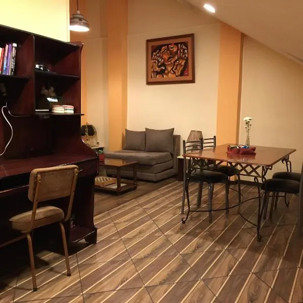 ACOGEDOR DEPARTAMENTO EN CENTRO HISTÓRICO-Cuenca，位于昆卡的酒店