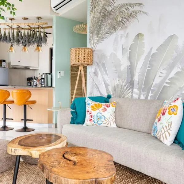 Tree of Life Penthouse 3BR w Gym Pool Sauna More，位于马尼拉的酒店