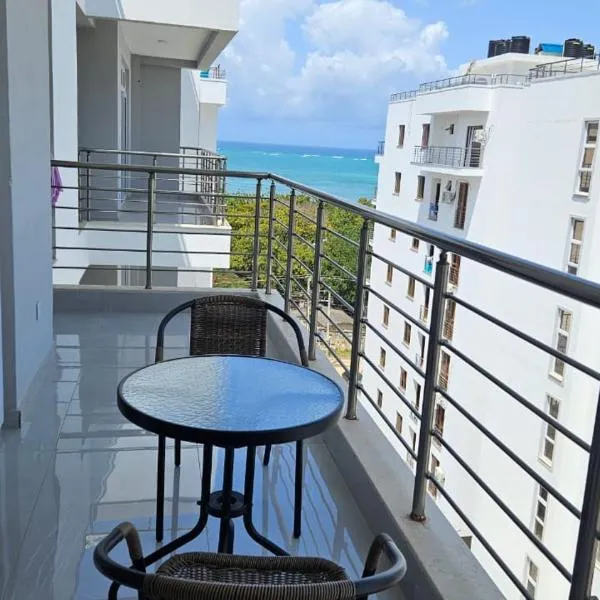 Luxurious 3br Condo with sea views in Nyali,Pool,Lift，位于蒙巴萨的酒店