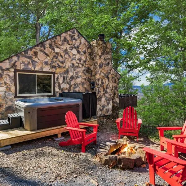 Amazing Views, Hot Tub, Fire Pit, Deck & Fireplace，位于Inwood的酒店