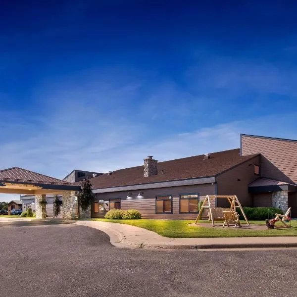 Heartland Inn & Suites, SureStay Collection by Best Western，位于Park Rapids的酒店