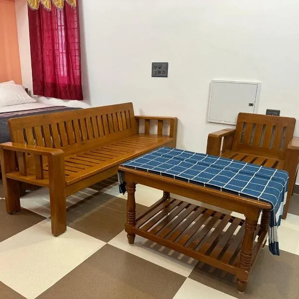 Danshika Temple Residency，位于Aduturai的酒店