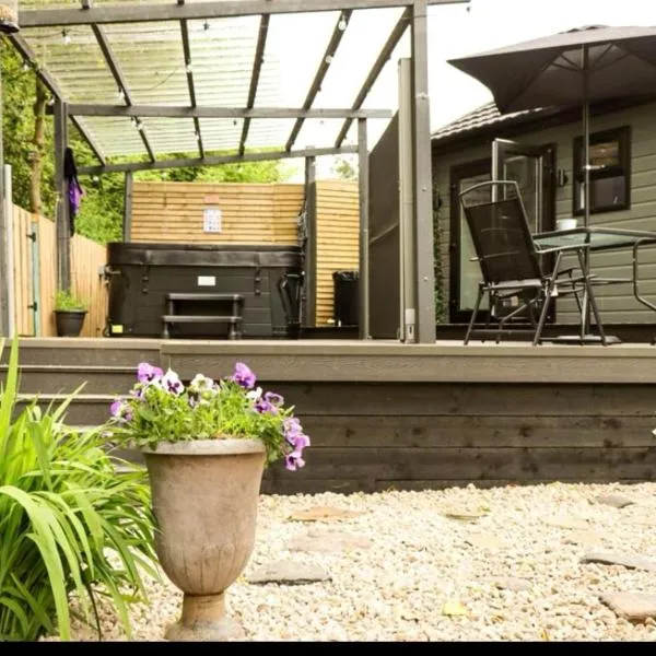 HotTub-Nature-FamilyFriendly-WiFi-Parking，位于巴利克里的酒店