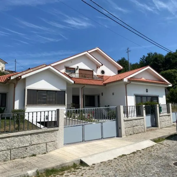 As Casinhas Dona Isabel，位于阿尔库什迪瓦尔德维什的酒店