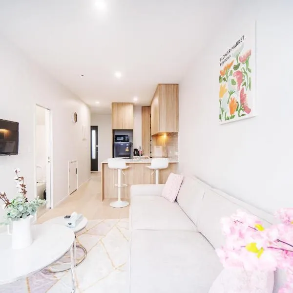 Brand new beautiful townhouse with two bedrooms and free parking，位于奥克兰的酒店