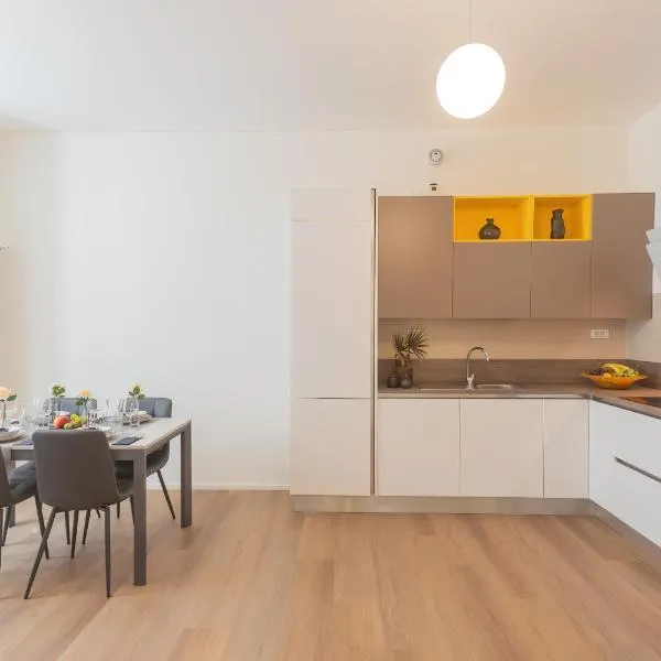 ManaraQuattro - apartament in Como near the center with free parking - Lake Como，位于科莫的酒店