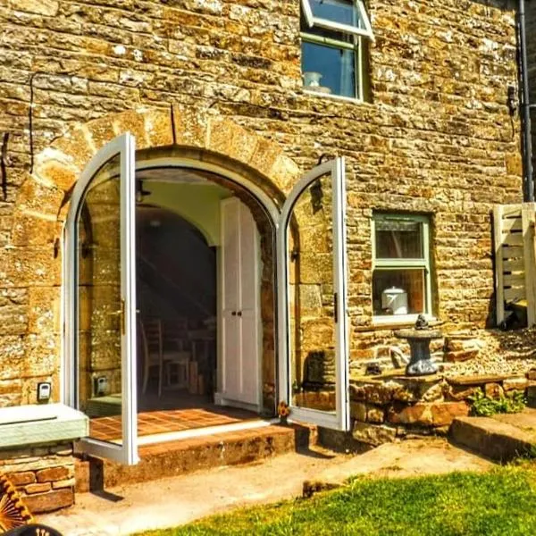 Butterfly Lodge quirky rural home stunning views，位于毕晓普奥克兰的酒店